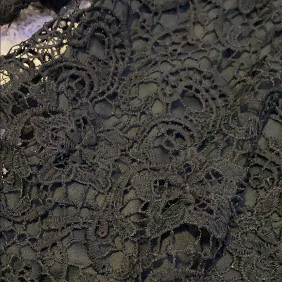 Lace off the shoulder crop top - Picture 2 of 2